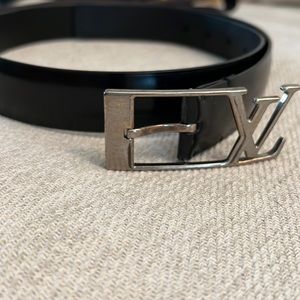 Men’s Louis Vuitton in Size Small- 28/30, (80cm)